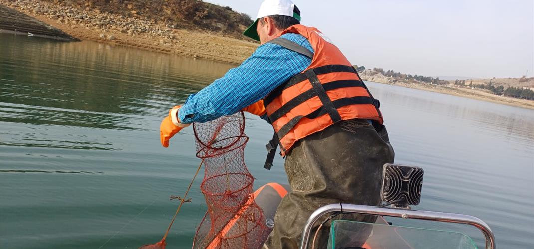 Çorum Barajı’nda Yasak Kerevit Avcılığına Yönelik Denetimde 900 Metre Ağ Ele Geçirildi