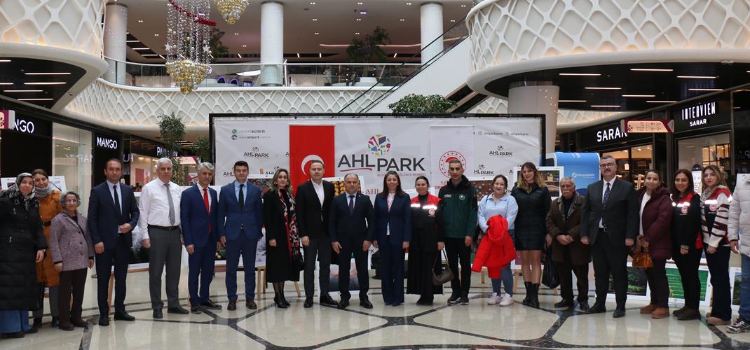 15. Uluslararası Tarım, Orman ve İnsan Fotoğraf Sergisi Açıldı